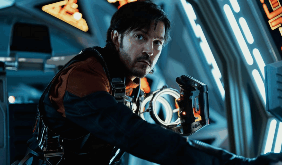 Hauptfigur Cassian Andor als Pilot im Cockpit eines Raumschiffs, kurz vorm Start. (Foto: Des Willie/Lucasfilm Ltd.)